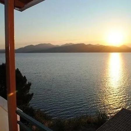 同一视野公寓 *