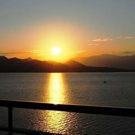 同一视野公寓 *